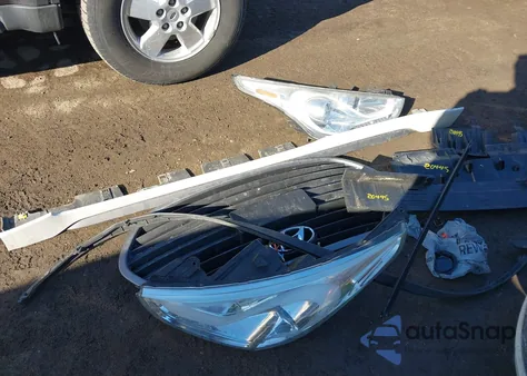 2016 Hyundai Veloster Turbo z USA, uszkodzony, nr VIN KMHTC6AE3GU268296